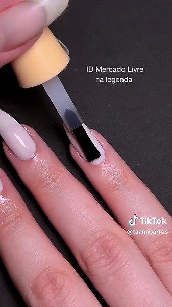 Tutorial de Unhas Brancas: Estilo e Elegância