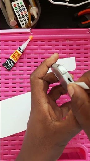 How to remove a SIM card from a phone