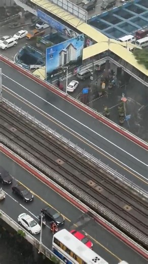 596K views · 5.1K reactions | [As of 3:12 p.m., Aug. 30, 2025] Hindi na nakakatawid papuntang south ang galing sa EDSA corner Quezon Avenue. Tukod na rin ang mga sasakyan papuntang southbound at northbound malapit sa kanto ng EDSA at Quezon Avenue. Humupa na ang malakas na ulan pero umaambon pa rin. #FloodPatrol | via Alvin Elchico, ABS-CBN News | ABS-CBN News | Facebook