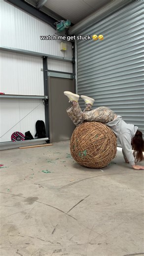 Hilarious Makeup Fails & Stranger Things Reactions