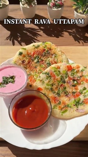 Instant Rava Uttapam Recipe/Healthy Breakfast Recipe #shortsfeed #shorts #viral #ravauttapamrecipe