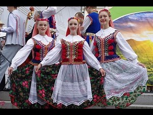 Vibrant Polish Folk Costumes! #poland #polishfolkcostumes