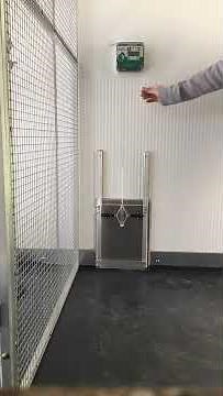 Hühnerklappe mit automatischer Verriegelung