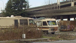 Homeless encampments on Seattle highways remain unchecked during COVID-19 pandemic