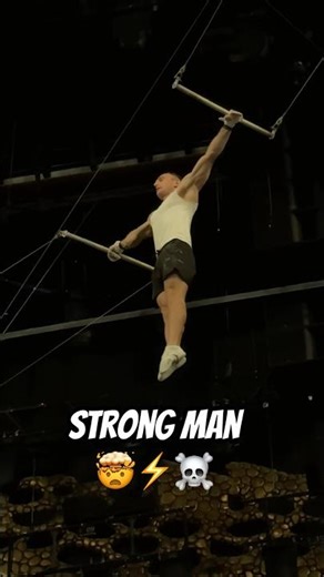 Before crash 💥 #crash #fail #fall #performance #circus #artist #gymnast #acrobatics #flip #flip