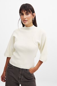 Knitted Turtle Neck Sweater Offwhite
