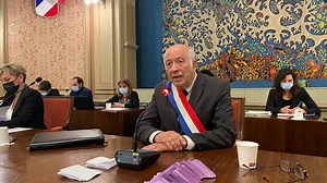 Menton: Yves Juhel élu maire par le conseil municipal