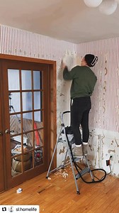 This 1960s wallpaper had to go 👋 @sl.homelife gets it done with our 725 Wallpaper Steamer — the fast & easy way to remove wallpaper without any chemicals 🫧 | Wagner Painting