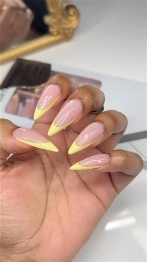 Cat eye nails w/ yellow frenchies for the summer @BTArtboxNails XCOATTIPS® French Brighter Pastel