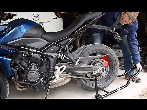 How to use Paddock Stand to lift the rear wheel on your motorbike.