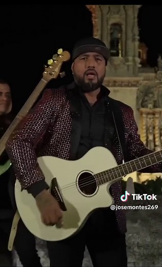 Bertín y Su Condesa: Hoy la Vi Pasar en Acapulco, Guerrero