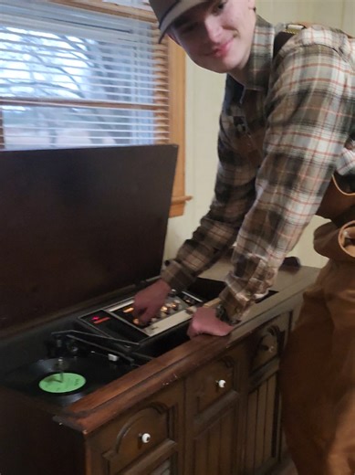 Exploring Nostalgic 80s Stereo Systems with My Grandson