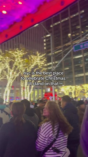 It’s even better with “Santa’s Tree.” Be sure to presave before it releases on Nov. 13 12am EST😫🎅🏾🎄 #nycchristmas #radiocitymusichall #falalala #christmassongs #christmaslight