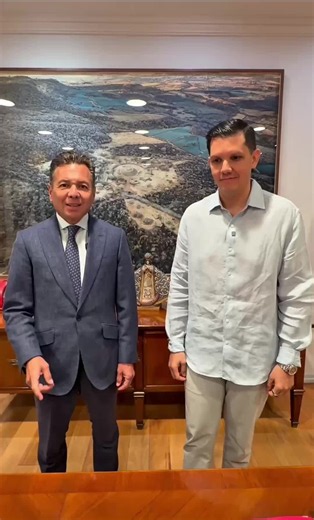 Es muy grato recibir a un gran talento de Jalisco, como el chef Francisco Sixtos, originario del municipio de #ElGrullo. Mi reconocimiento por llevar el nombre de nuestro estado a lo más alto. En el siguiente video les compartimos más sobre su trayectoria profesional.