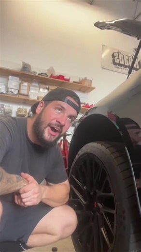 Oh .well why usnt he fixing it? #mechanic #mechaniclife #mechanicsoftiktok #fblifestyle | Sam Rodriguez