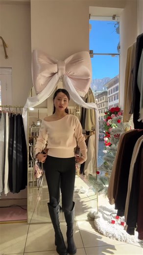 𝐵𝑙𝑢𝑠ℎ𝑖𝑛𝑔 𝐵𝑜𝑜𝑡ℎ ☏ 𓂃 ᥫ᭡✧˚. on Instagram: "Off shoulder available in limited stock #ootd"