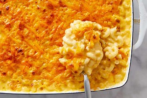 The Creamiest, Most Delicious Homemade Mac & Cheese Recipe You'll Ever Try (We Promise!)