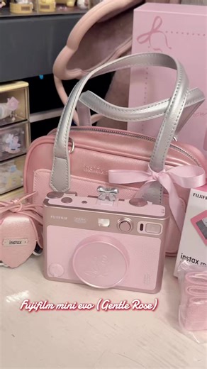 Exploring the Fujifilm Instax Mini Evo Camera