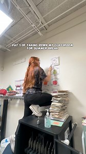 291K views · 5.1K reactions | & so the classroom tear down videos begin  #teacher #kindergartenteacher #kindergarten #teacherlife #sarajames #elementaryschool #elementaryteacher #classroom #youngteacher #classroomdecor | Sara A James | Facebook