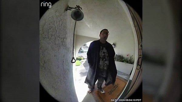 Terrifying video shows standoff between homeowner and creep who broke into his house — with wife and daughter inside