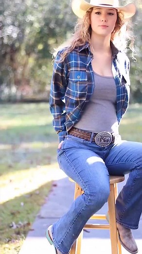 Alyssa Capps (@alyssa.capps)’s videos with