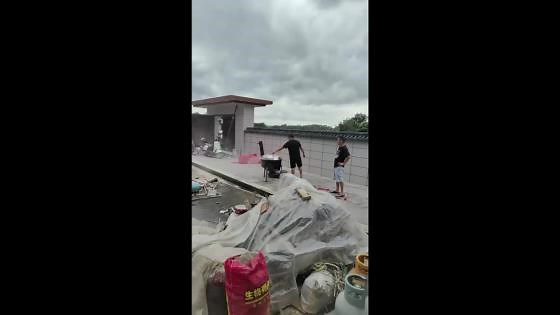 Pot catches fire while cooking outside in Guangxi, China