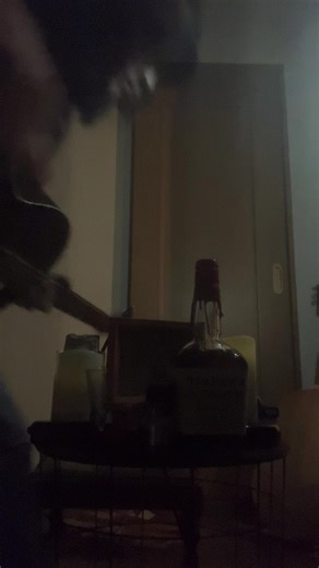 Blues for Italian Alcohol: Maker's Mark Drunken rate: 320 / 100 Guitar: Framus Camping 5/3, late 50's #fingerpicking #guitar #Framus #flattop #alcohol