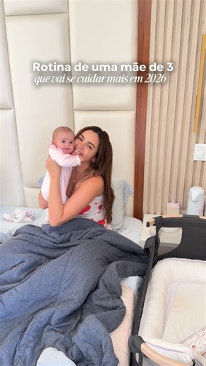 Giovanna Quercia on Instagram: "Em 2026 vai ter muito conteúdo sobre a mudança do meu estilo de vida 🧡 Vcs gostam? ✨ Receita do crepe fit: 1 banana cozida na frigideira + doce de leite para o recheio ✅ Massa: 1 colher de sopa de goma de tapioca + 1 ovo + 1 colher de chá de cacau 70% ✅ A plataforma que está me acompanhando nesse processo é a @queimadiaria 🏋🏼‍♀️ Treino no meu tempo e de onde eu quiser, eu amo 😍❤️ Clica no link da minha bio e vamos comigoooo #maternidade #emagrecimento"