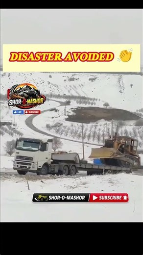 Truck Rolls Back During Bulldozer Unloading – Driver Saves It Just in Time! 😱🚛#HeavyEquipment