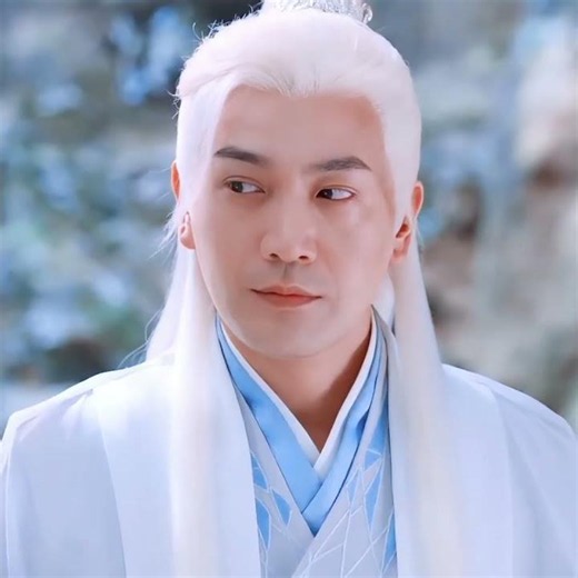 Don’t look at anyone else but me.🔥😉 | Back from the Brink | YOUKU