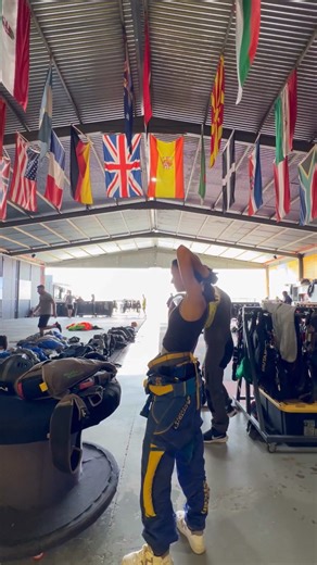 🇬🇧 Last chance to join our AFF Residential Course this year. 📣✅ Here is our availability for the upcoming courses ⏬: 📆 November 3: 2 slots 📆 November 17: 4 slots 📆 December 1: 5 slots Become a skydiver in the best weather in Europe with accommodation and transportation included! 🪂 👉You can see more information here: https://www.skydivespain.com/learn-to-skydive/aff-residential-courses/ --- 🇪🇦 Tu última oportunidad para unirte a nuestro Curso Residencial AFF este año. 📣✅ Aquí tienes la