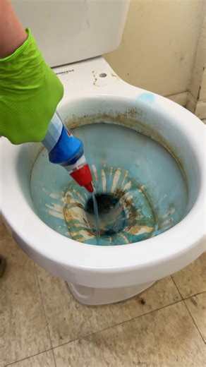 Toilet Cleaning Magic #bathroomcleaning #cleaninghacks #toiletcleaning #CleaningMagic | Clean That Up