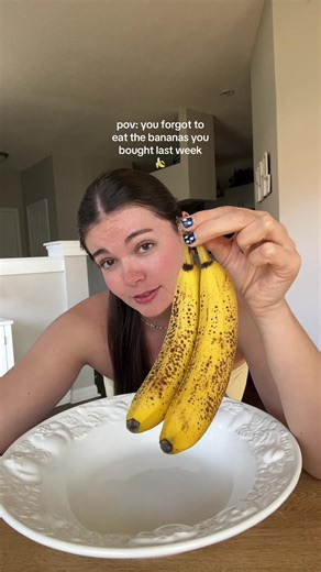 buttery banana bread!🍌✨ ingredients: 2 over rice bananas 1.5 cups oat flour 1/4 cup melted butter 1/4 cup plain greek yogurt 1 egg 1/4 cup coconut sugar tsp baking powder 1/2 tsp baking soda cinnamon tsp vanilla extract bake at 350 degrees Fahrenheit for 45-50 minutes and enjoy!:) I paired mine with honey cream cheese. delish!!! #dessert #dessertideas #easyrecipe