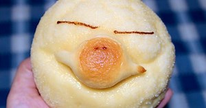 Luxury hotel cooks up adorable melon bread based on JR West’s platypus mascot