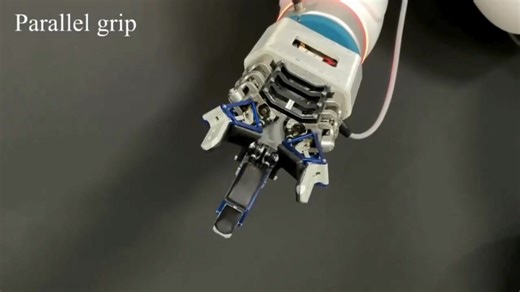 6.9K views · 173 reactions | 三指機器手。 具有9個自由度，能準確控制力量與位置，最重可舉起12kg重物，甚至能輕巧地更換燈泡。 https://video.weibo.com/show?fid=1034:5131523637051409 | Smart Robots 智慧機器人 | Facebook