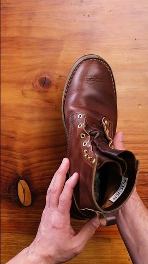 Clean your boots in 60 seconds!