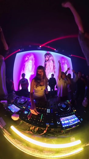 Party Vibes with Zaleefya & BB Z - Breakbeat Edition