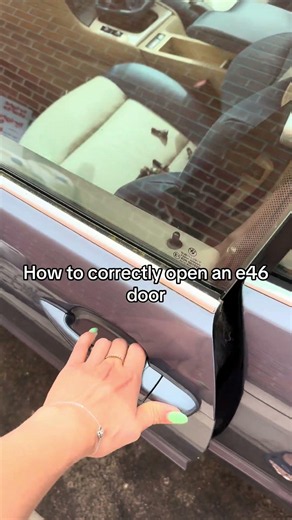 Best way to open an e46 door👌 #e46 #bmwlife #carcommunity #cartok