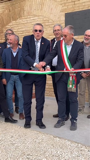 10K views · 104 reactions | Taglio del nastro del nuovo Centro operativo dell’Azienda Agraria Didattico-Sperimentale “Pasquale Rosati” dell’Università Politecnica delle Marche. | Univpm Università Politecnica delle Marche | Facebook