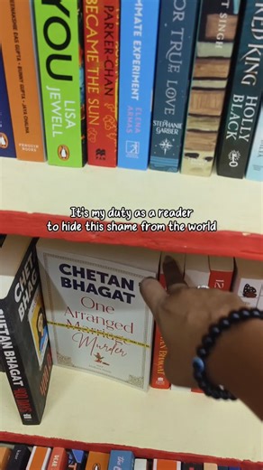 Anwesha-Book Reviewer, Content Creator 💌✨ on Instagram: "Sahiii kiya ki nahi meine seeedha seeedha batao? Nhi tum batao, yeh kitab ka kuch panna ek dost seh parlia tha dimag Hil gya mera toh . [Trashy Book, Chetan Bhagat who's that? ,faah trend , don't kill me chetan bhagat fan I'm a hater cause idk my blood starts to boil itself, trend] #chetanbhagat #relatable #bookmeme #hate #sorrynotsorry😂"