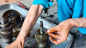 Car Gear Stuck Problem? 🤔 Here’s the complete manual gear assembling & repair tutorial 🔧🚗 #CarRepair #GearboxRepair #ManualCar #CarGearFixing #GearStuck #CarRepairing #GearboxAssembling #ManualGearRepair #MechanicTips #CarGearProblem | Car Tips Tv