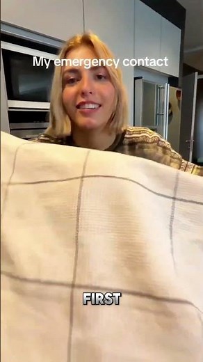 How to perform magic with a handkerchief