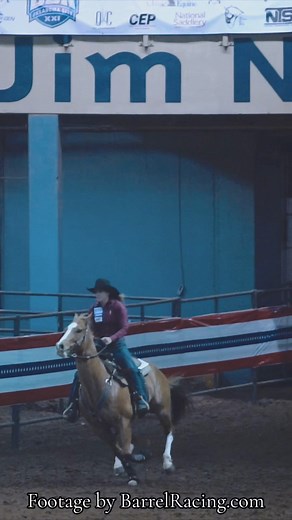 We swung by the Better Barrel Races Finals in Oklahoma City just in time to watch Team Equinety ‘s Marne Loosenort clinch the 1D championship on Pt Love Tabea Blazin in 15.190 seconds. So…that was fun. 🤩 Blazin Jetolena | BarrelRacing.com
