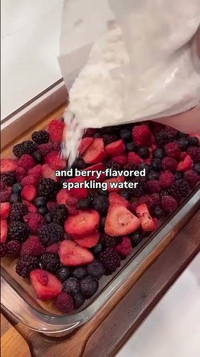 3-INGREDIENT BERRY COBBLER!! 🍓 #recipe #mycooking #easyrecipe #healthy#mycooking #fypシ #foryou