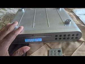 GPX MP3-Ready Under Cabinet CD/Radio KC222S CD Player Kitchen Radio Clock Tested