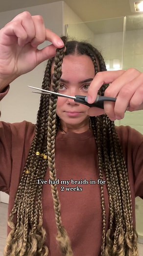 cut my braids out with me! giving u a little behind the scenes of what goes on while i take down my braids 👀 #cuttingbraids #takingdownbraids #haircutting #knotlessbraids