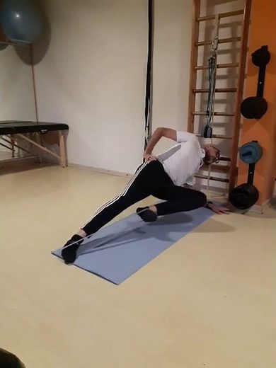 Marching on side plank - loop band