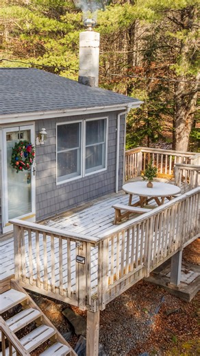Coldwell Banker Village Green Realty on Instagram: "Solution to your need for some mountain air and cozy? This move-in ready Catskills ranch designed with a modern farmhouse aesthetic and located in 📍Jewett, minutes from trails (both ski and hiking) and sized just-right for a weekend escape. 🚘 🏔️ Drive past bucolic countryside and mountain views to the quiet no-outlet street where this home awaits with an updated kitchen, finished basement, custom trim work, and striking live-edge stairs. Out