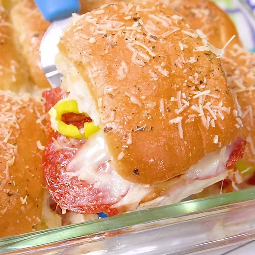 1.8M views · 975 reactions | Pizza just got even better with these yummy sliders! Printable recipe: https://www.familyfreshmeals.com/2016/12/pizza-sliders.html | Family Fresh Meals | Facebook