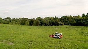 Fecon’s family of stout deck mulcher attachments are wider than conventional deck mulchers, providing more productivity per pass, even in the most demanding environments. Ruggedness and dependability are built-in, with attention to detailed design to enhance performance, service life, and safety. Find one for yourself! https://fecon.com/product/deck-mulcher/ #fecon #builtforlife #landclearing #mulching #forestry #forestrymulching #vegetationmanagement #forestrymulcher #forestrymachinery #mulcher